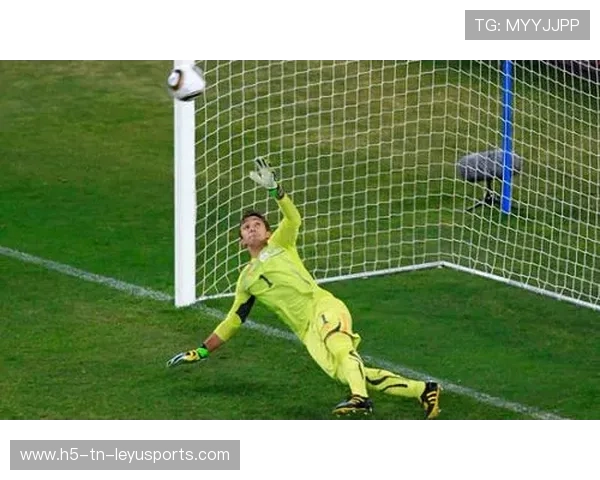 瑞士队门将穆斯莱拉在巴黎奥运会上展现出高水平的扑救能力，瑞典穆拉