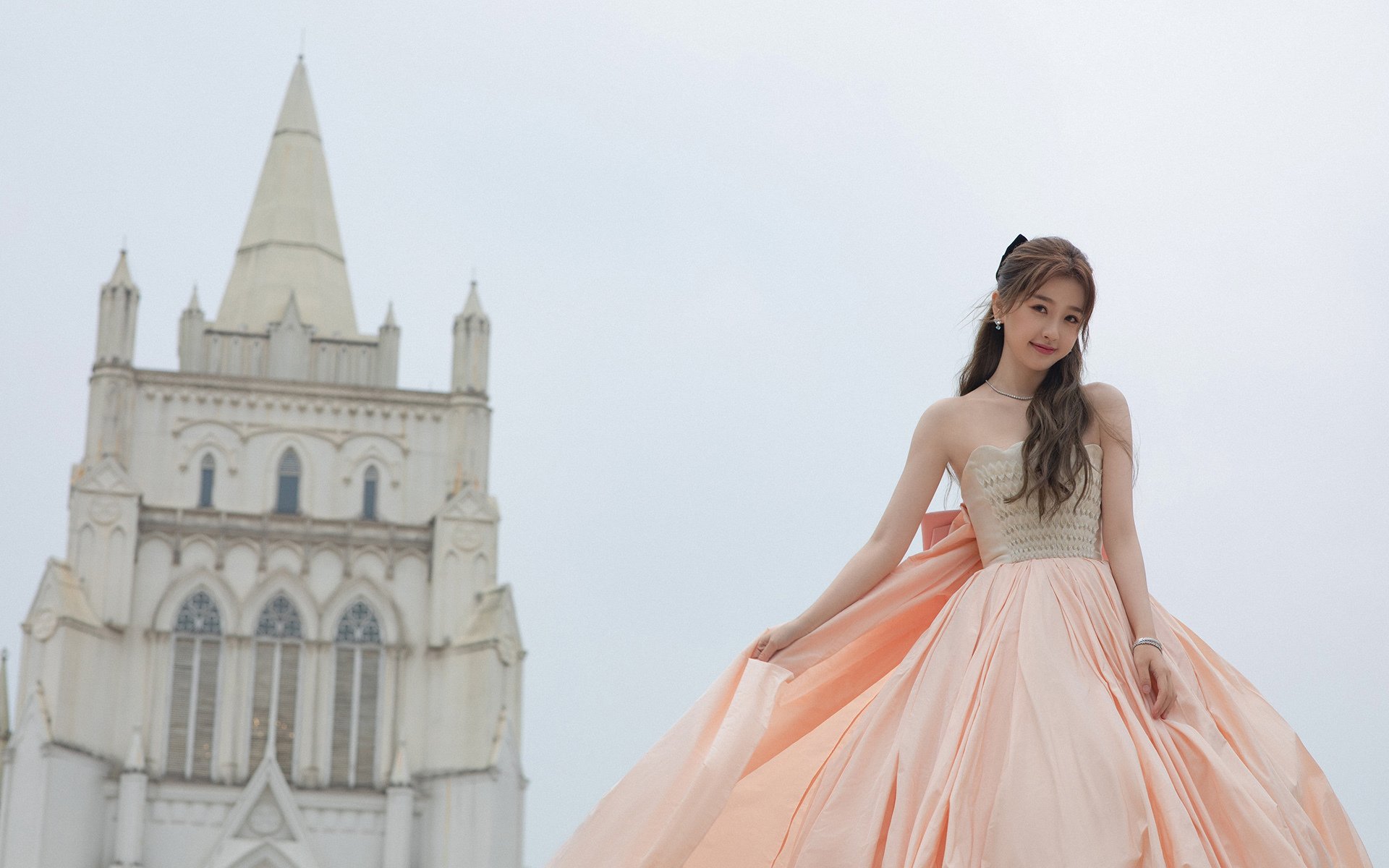 新疆男篮加强内线防守策略提升竞争力，新疆男篮合同